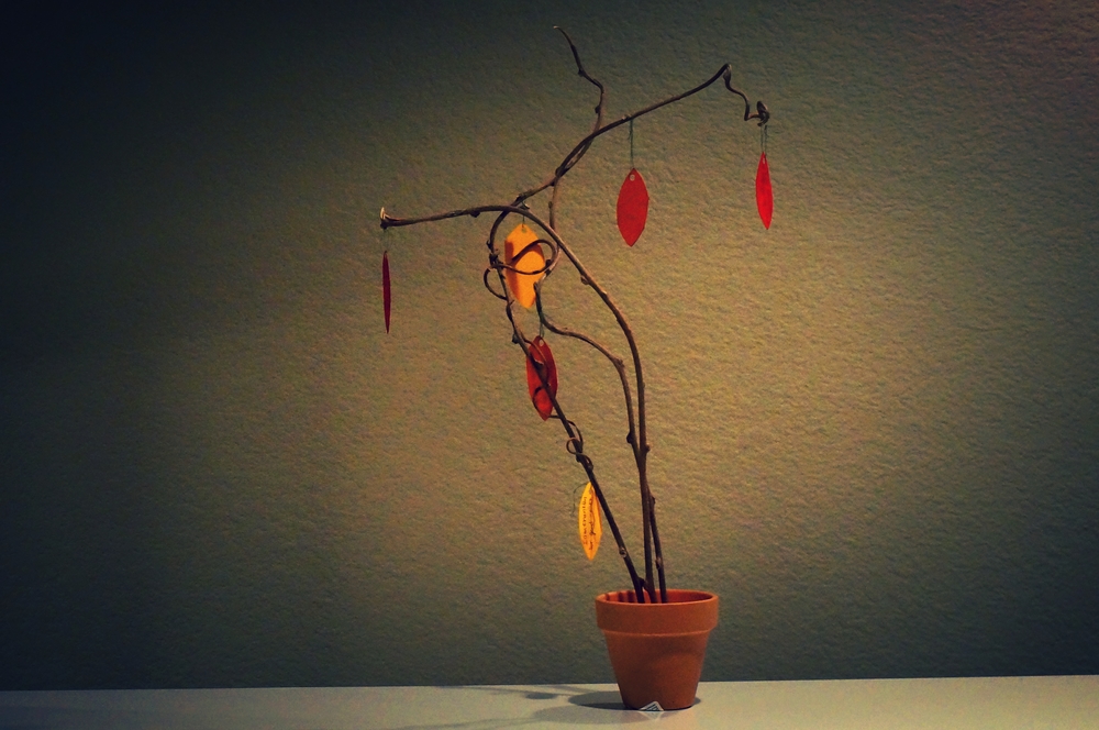 A Thankful Tree is a fun holiday craft. Photo by Kavyaa